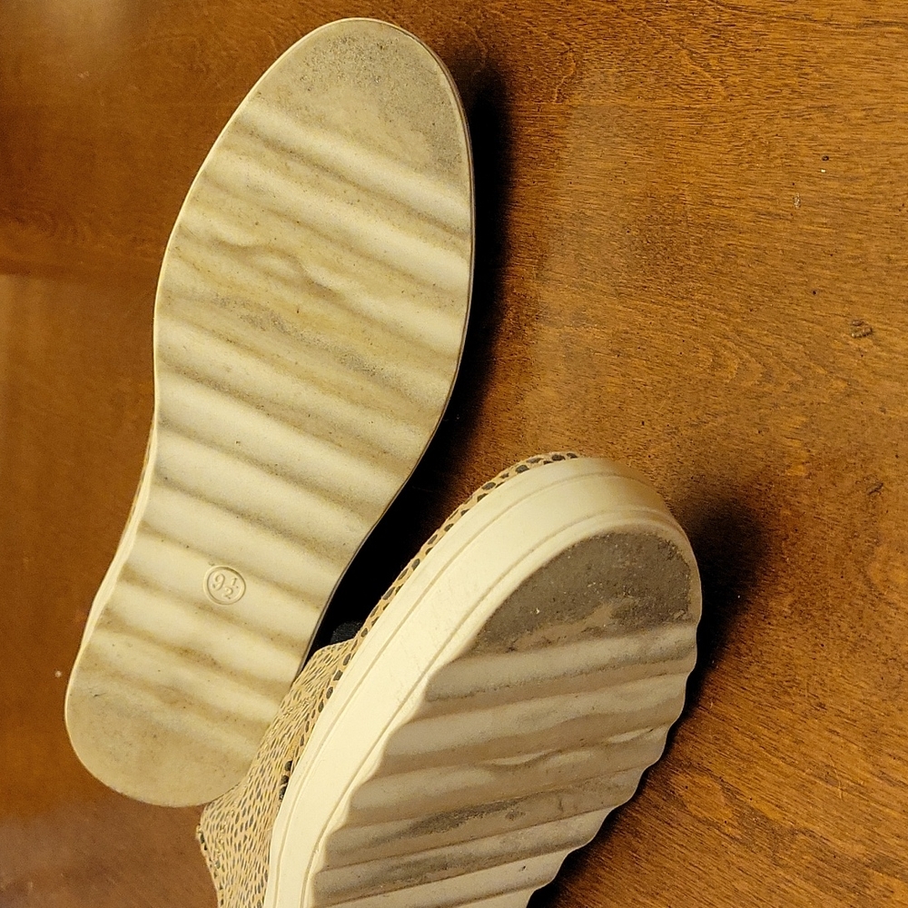 Universal Thread Leopard Print Sneakers - image 5